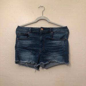 Medium Wash Super High Rise Shortie
